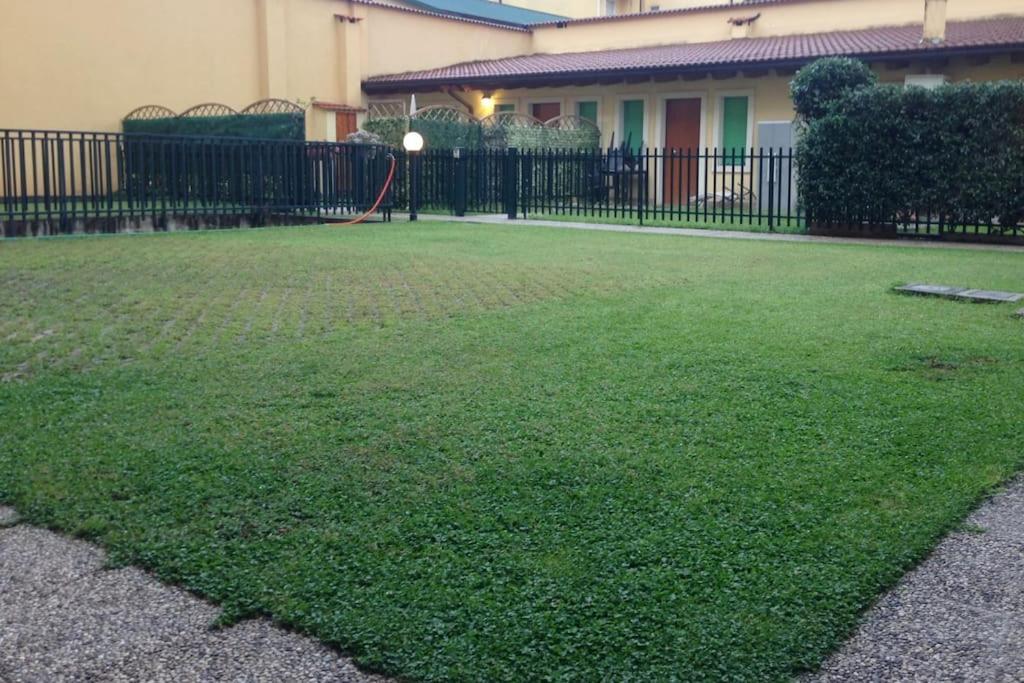 La Casa Di Davide Con Giardino E Garage Lägenhet Verona Exteriör bild